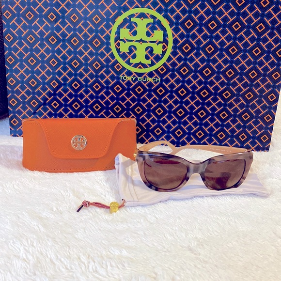 Tory Burch Accessories - Tory Burch Polarized Sunglasses